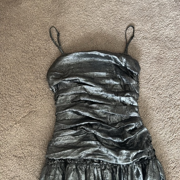 La Maise- NWT Metallic Silver Ruched Dropwaist Midi Foil Dress - Picture 7 of 9